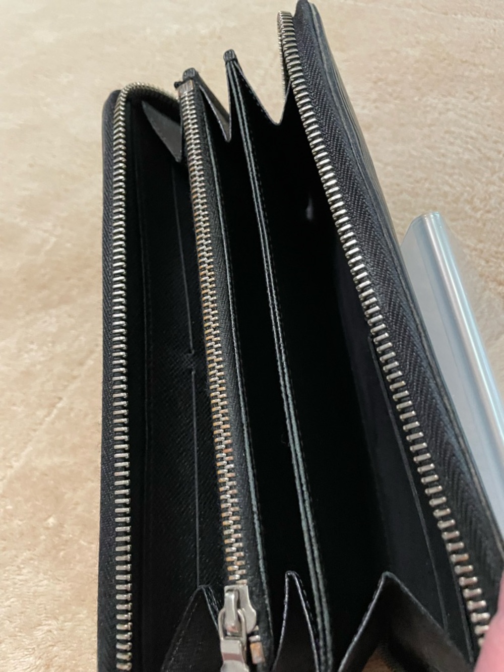 Louis Vuitton Black Epi Zippy Wallet - Picture 6 of 8